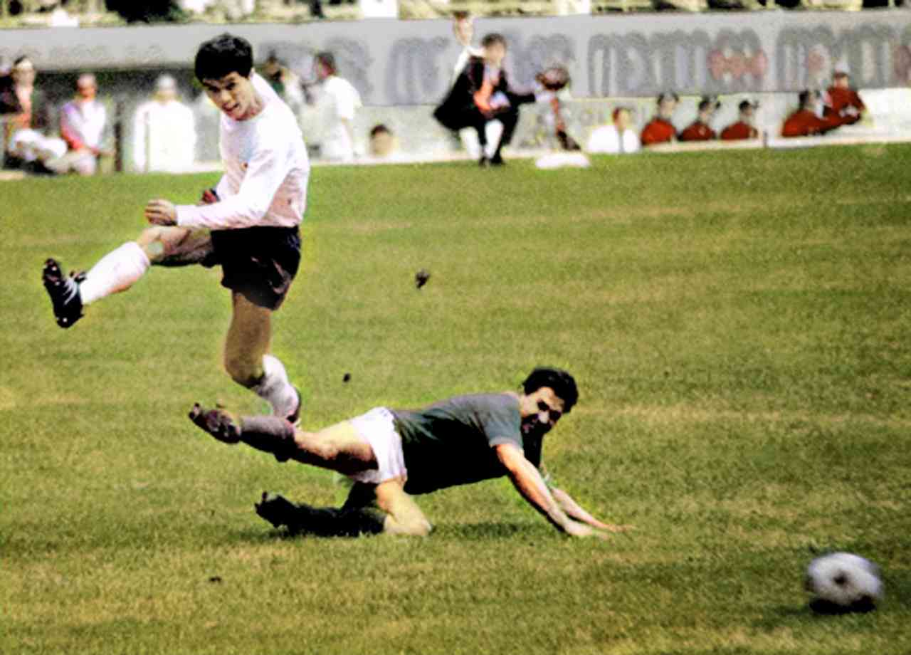 １９６８年メキシコ五輪サッカー、世界を驚かせた日本の快進撃をカラー 